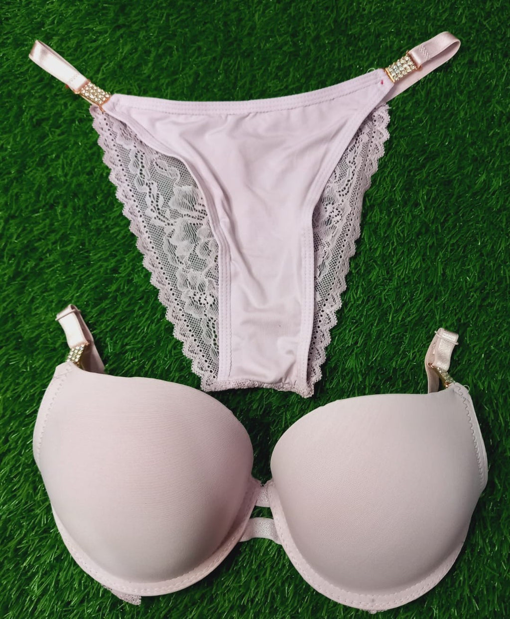 Chain Design Pushup Bra With T-Panty Set